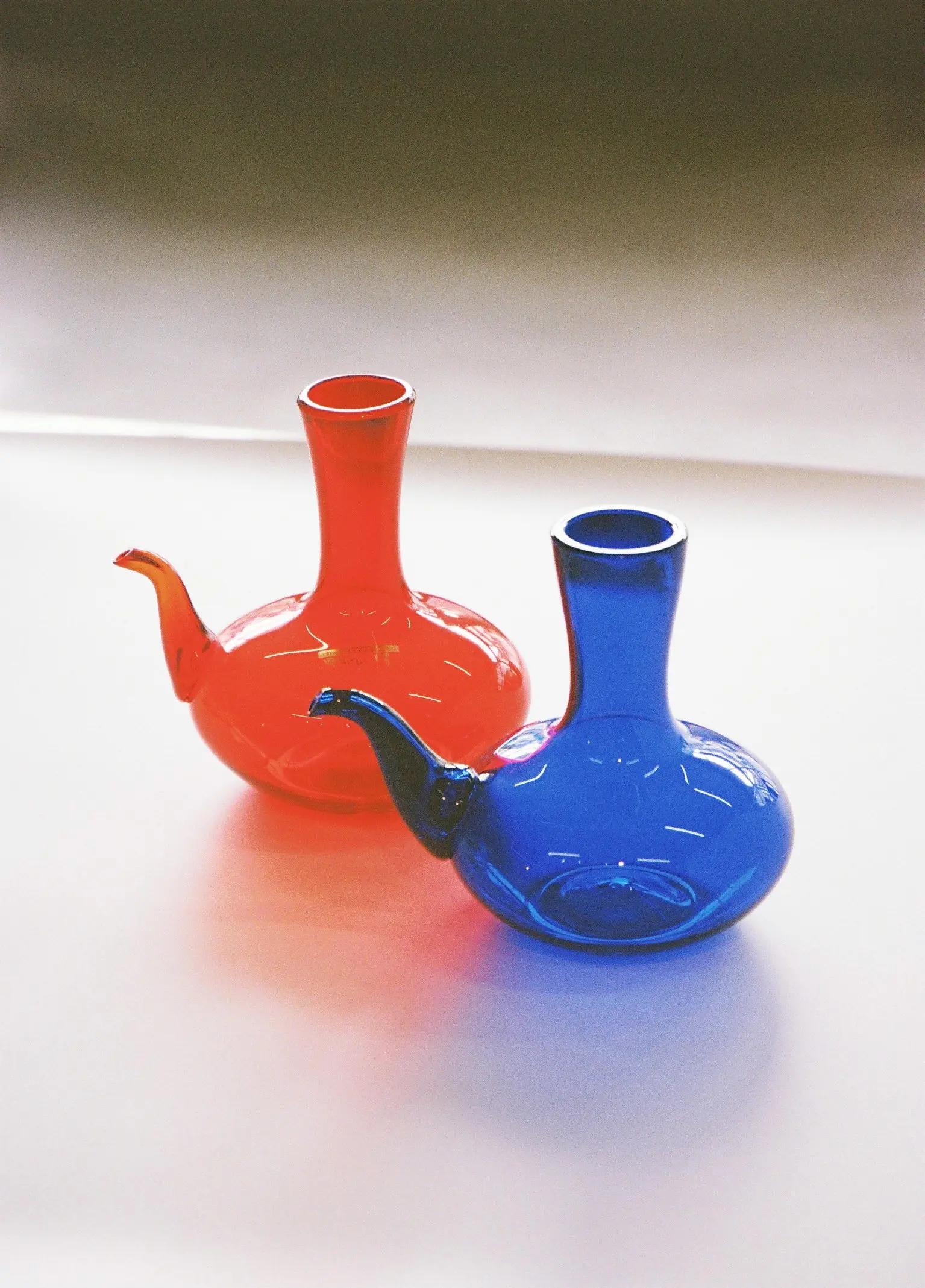 繊細なガラス細工、肥前びーどろ。その幻想的な色合いは唯一無二