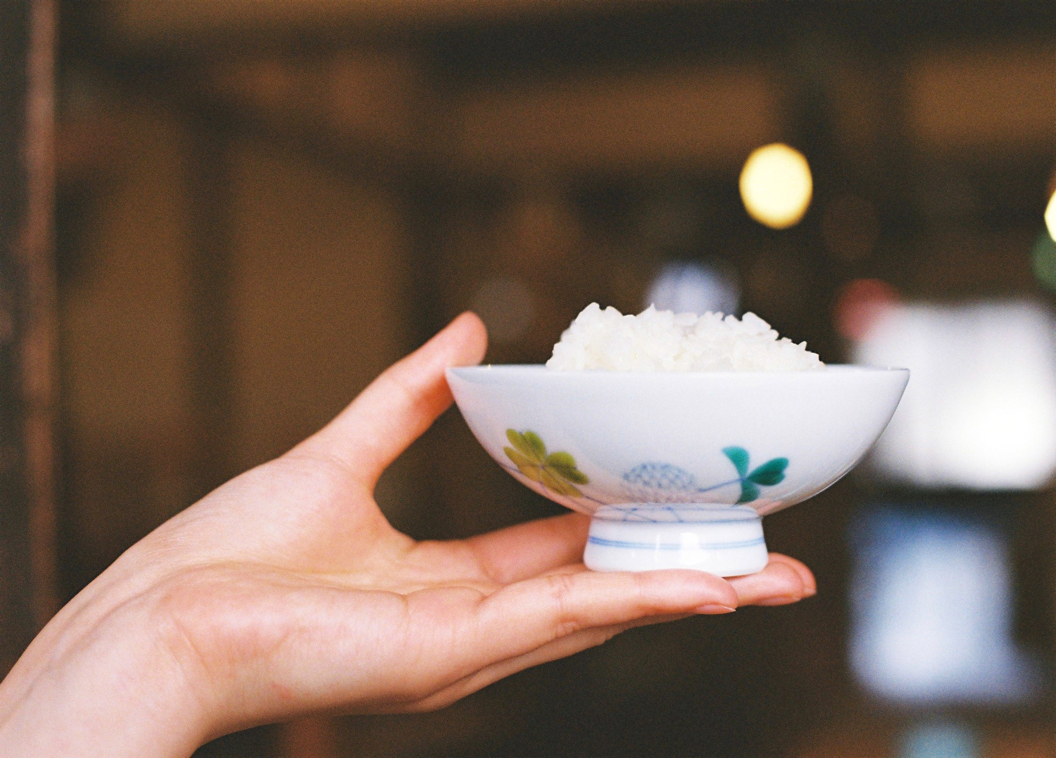 ふつうのお店の器が、有田焼。底を確認して、だよねって言っちゃう